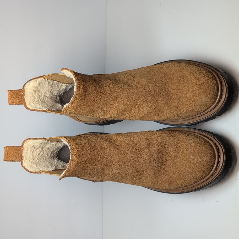 Danassa  lugged sole Chelsea suede boots women's size 6.5 EU 37 - Picture 7 of 16